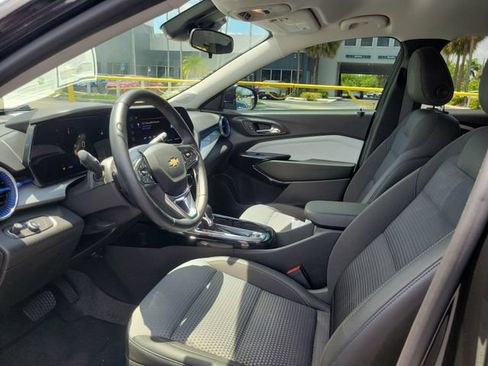 Used 2025 Chevrolet Trax LT w/ Driver Confidence Package FWD image 13