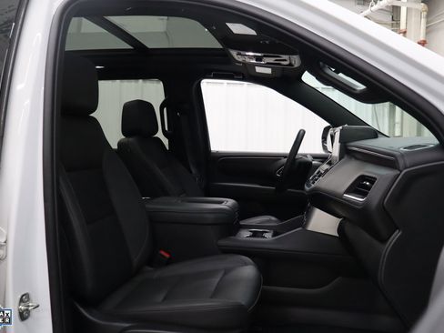 Used 2024 Chevrolet Tahoe Z71 w/ Luxury Package AWD/4WD image 33