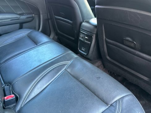 Used 2017 Dodge Charger SE w/ Blacktop Package RWD image 17