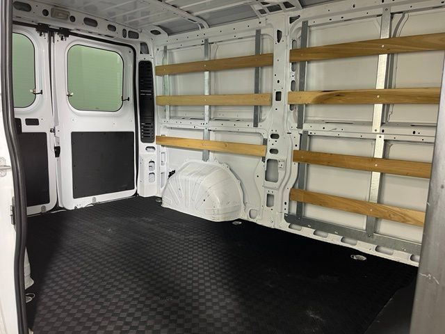 Used 2025 RAM ProMaster 2500 w/ U-Haul Equipment Group FWD image 33