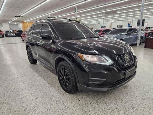 Used 2018 Nissan Rogue SV AWD/4WD image 4