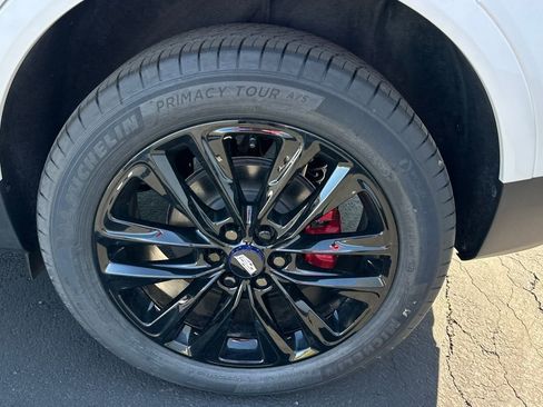 New 2025 Cadillac XT5 Sportv w/ LPO, Blue Accent Package AWD/4WD image 26