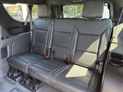 Used 2023 Chevrolet Suburban LT RWD image 29