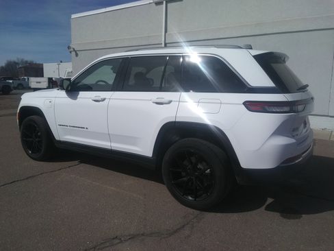 Used 2022 Jeep Grand Cherokee Limited 4xe image 7