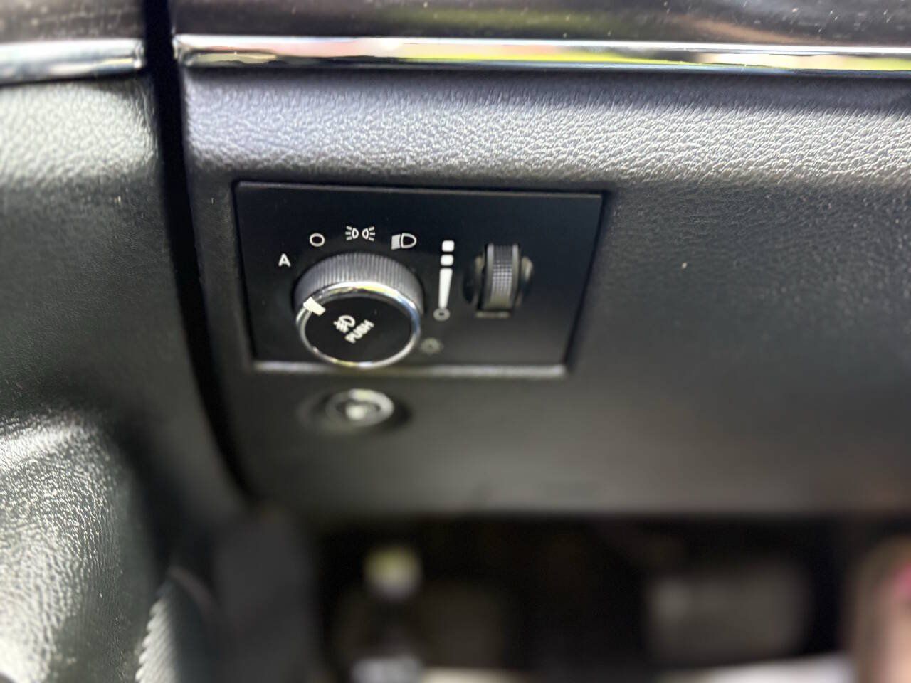 Used 2014 Jeep Grand Cherokee Limited AWD/4WD image 25