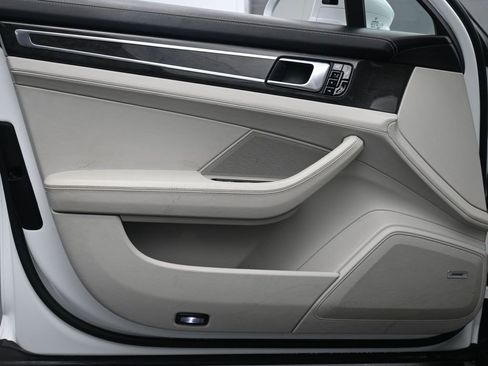 Used 2017 Porsche Panamera 4S w/ Premium Package Plus image 9