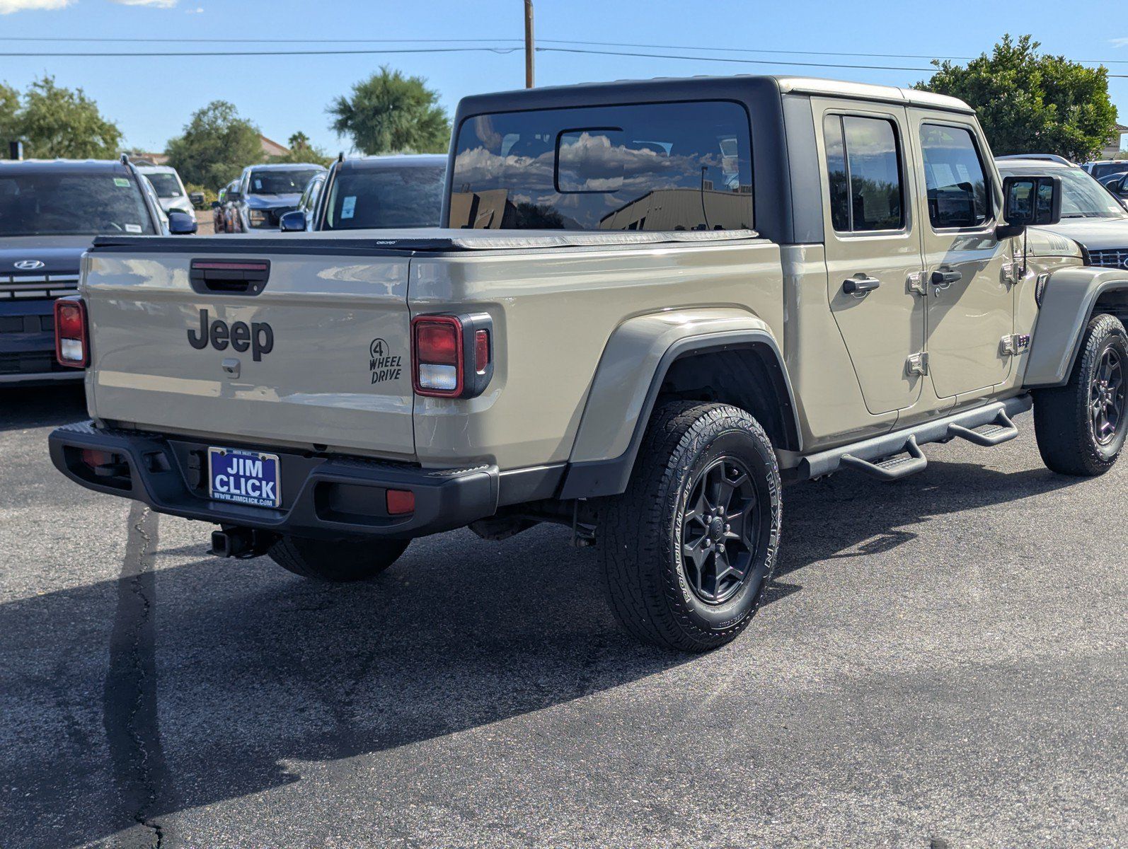 Used 2022 Jeep Gladiator Sport AWD/4WD image 2