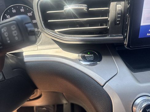 Used 2020 Ford Explorer XLT w/ Equipment Group 202A AWD/4WD image 22