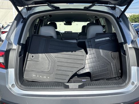 Certified 2025 Honda Pilot EX-L image 13