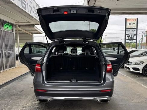 Used 2019 Mercedes-Benz GLC 300 4MATIC w/ Multimedia Package image 13