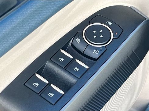 Used 2025 Ford Maverick Lariat AWD/4WD image 18