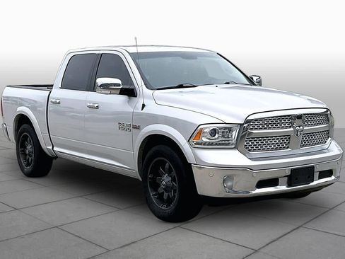 Used 2016 RAM 1500 Laramie w/ Convenience Group RWD image 3