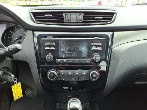 Used 2018 Nissan Rogue Sport S w/ S Appearance Package AWD/4WD image 10