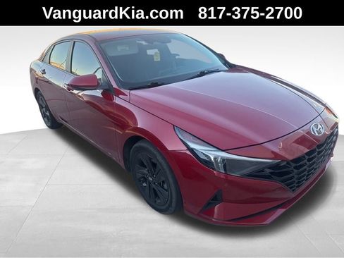 Used 2022 Hyundai Elantra SEL image 1