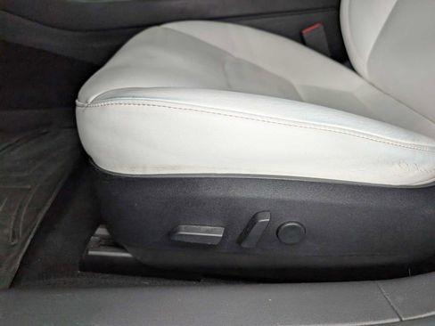 Used 2018 Tesla Model 3 Long Range image 37