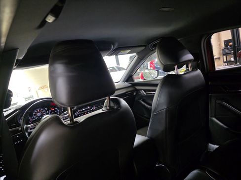 Used 2020 MAZDA MAZDA3 Hatchback w/ Preferred Package image 15