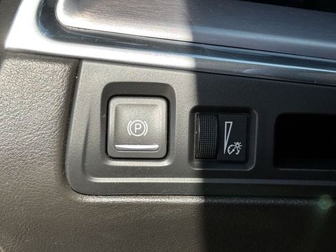 Used 2019 Cadillac XT5 Luxury FWD image 22