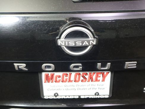 Used 2024 Nissan Rogue SV AWD/4WD image 8