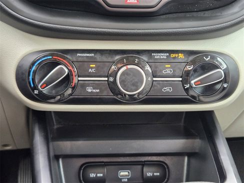 Used 2021 Kia Soul LX image 17