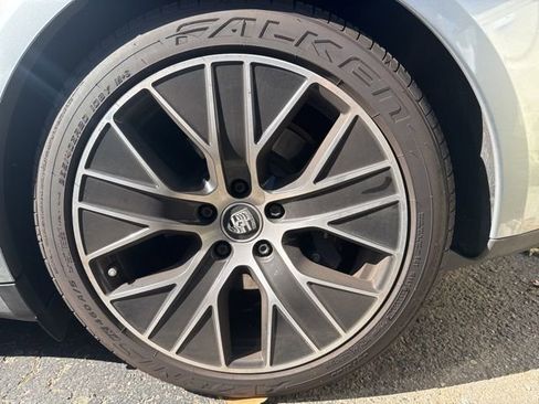 Used 2021 Porsche Taycan RWD image 7