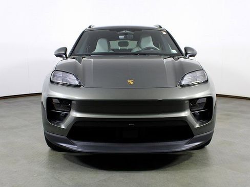 New 2025 Porsche Macan 4S Electric image 9