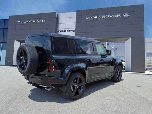 Certified 2025 Land Rover Defender 110 X-Dynamic SE image 5