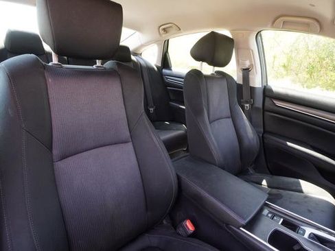 Used 2019 Honda Accord LX image 22