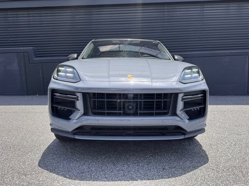 Certified 2024 Porsche Cayenne Turbo GT AWD/4WD image 12