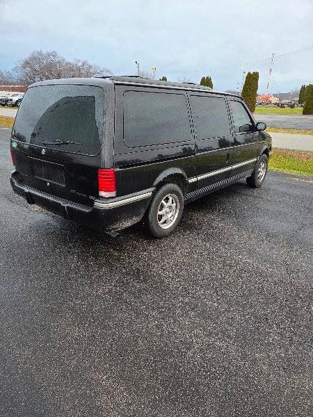 Used 1993 Plymouth Grand Voyager LE FWD image 4