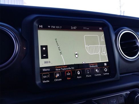 Used 2023 Jeep Gladiator Overland image 15