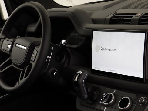 New 2025 Land Rover Defender 90 V8 image 22