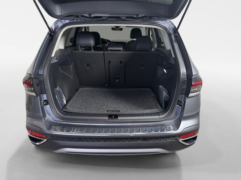 New 2026 Volkswagen Taos SEL AWD/4WD image 6