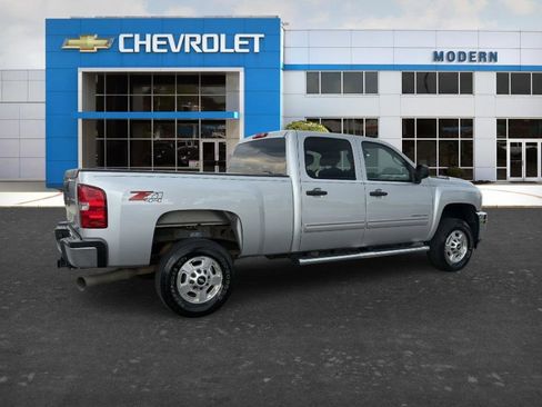 Used 2014 Chevrolet Silverado 2500 LT w/ Suspension Package, Off-Road AWD/4WD image 5
