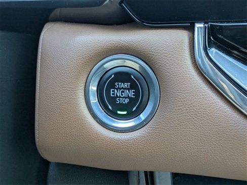 Used 2024 GMC Canyon AT4 w/ AT4 Premium Package image 32