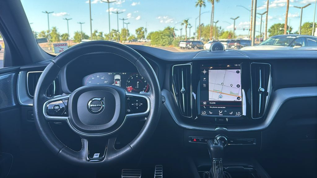 Used 2018 Volvo XC60 T6 R-Design w/ Convenience Package AWD/4WD image 5