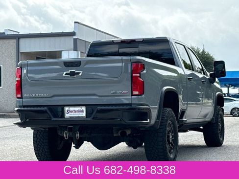 Used 2024 Chevrolet Silverado 2500 ZR2 w/ Technology Package AWD/4WD image 9