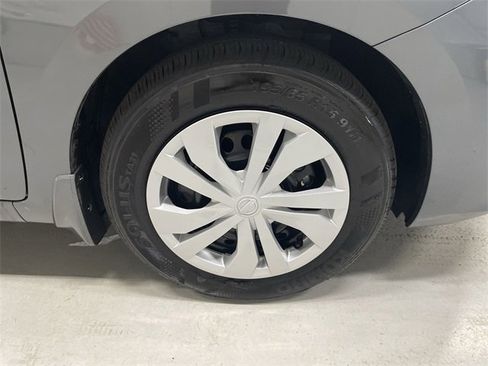 Used 2025 Nissan Versa S w/ Trunk Package image 14