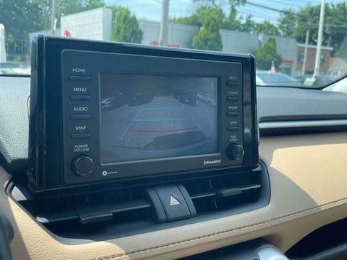 Used 2022 Toyota RAV4 LE AWD/4WD image 30