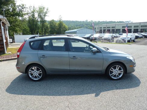 Used 2010 Hyundai Elantra SE FWD image 7