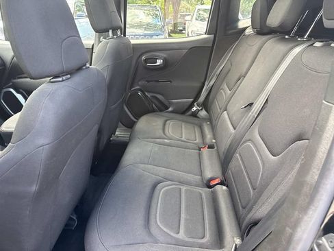 Used 2020 Jeep Renegade Latitude w/ UConnect 8.4 Nav Group AWD/4WD image 15