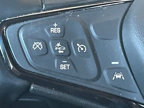 Used 2023 Chevrolet Equinox RS FWD image 9