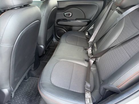 Used 2019 Kia Soul ! FWD image 14