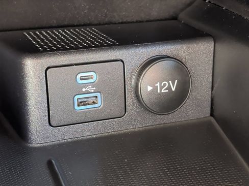 Used 2022 Ford Escape SE w/ SE Sport Appearance Package AWD/4WD image 28