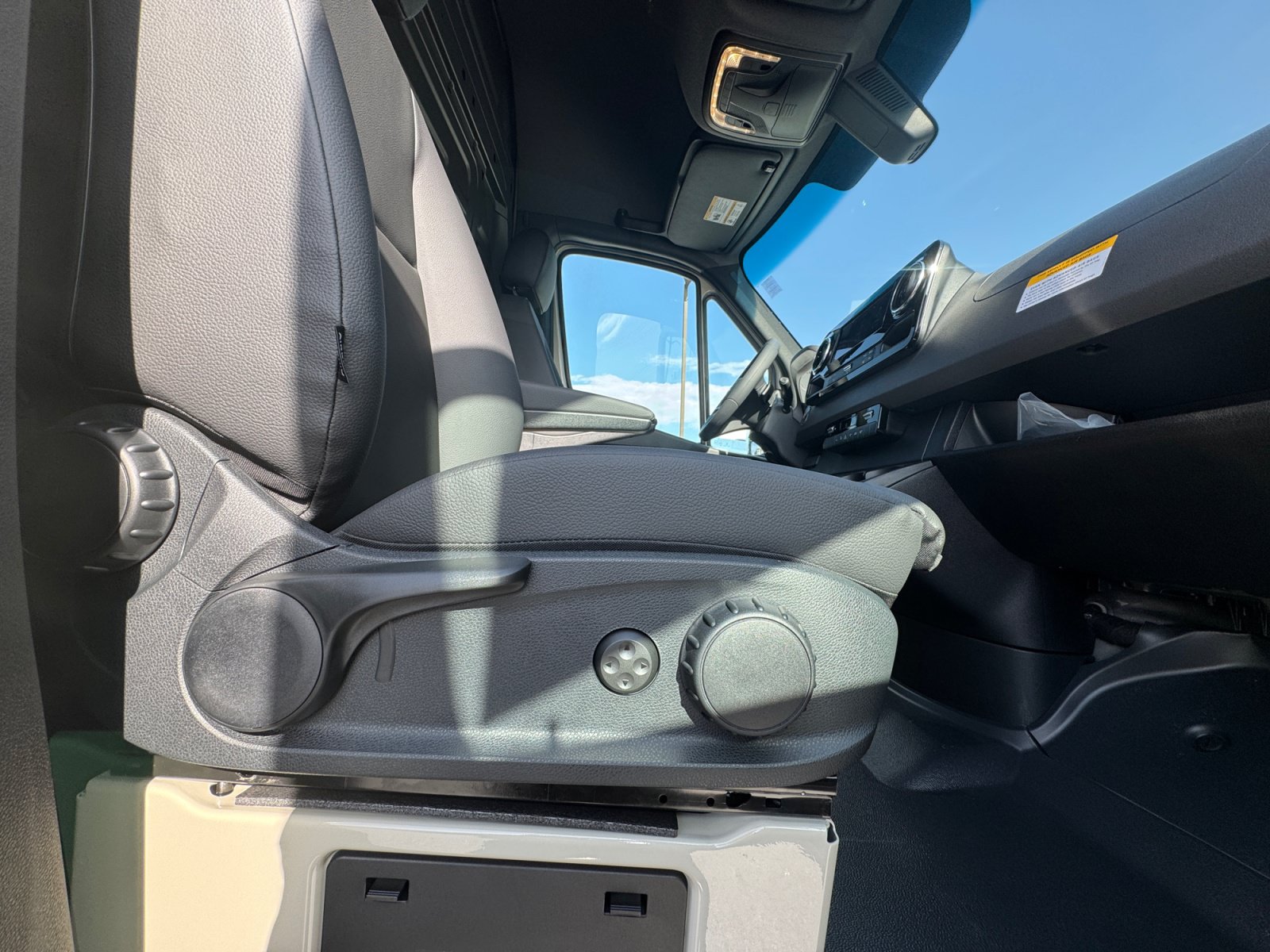 New 2026 Mercedes-Benz Sprinter 2500 image 19