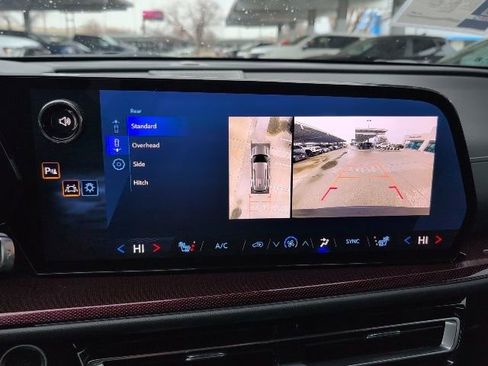 Used 2024 Chevrolet Traverse Z71 w/ Enhanced Driving Package image 23