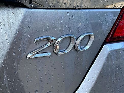 Used 2013 Chrysler 200 Limited image 8