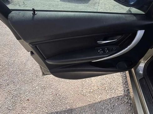 Used 2017 BMW 320i Sedan RWD image 15