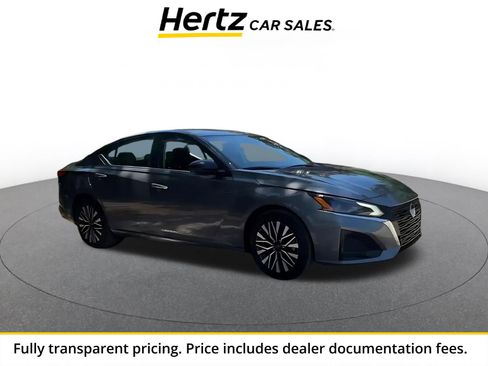 Used 2025 Nissan Altima 2.5 SV FWD image 1