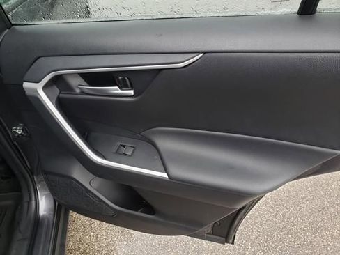 Used 2025 Toyota RAV4 XLE AWD/4WD image 17
