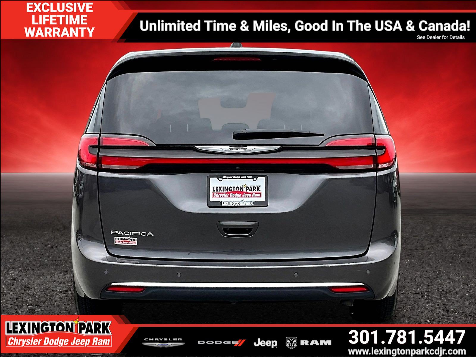 Used 2023 Chrysler Pacifica Touring-L FWD image 6